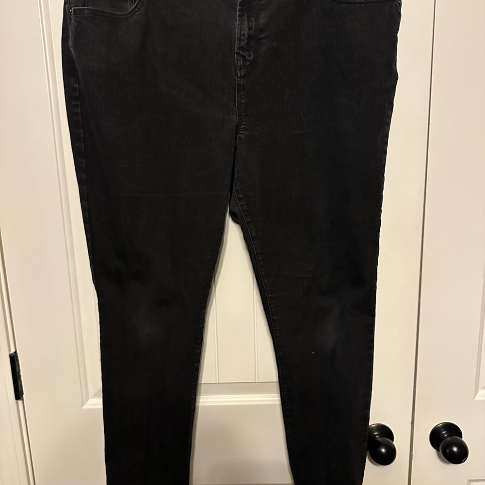 Women's Black Skinny Jeans